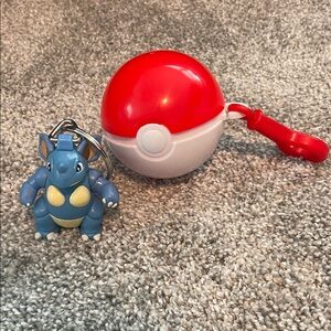 1999 Burger King Poké Ball with Nidoqueen Keychain